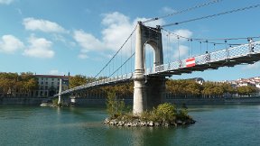 Le Rhône - passerelle du Collège